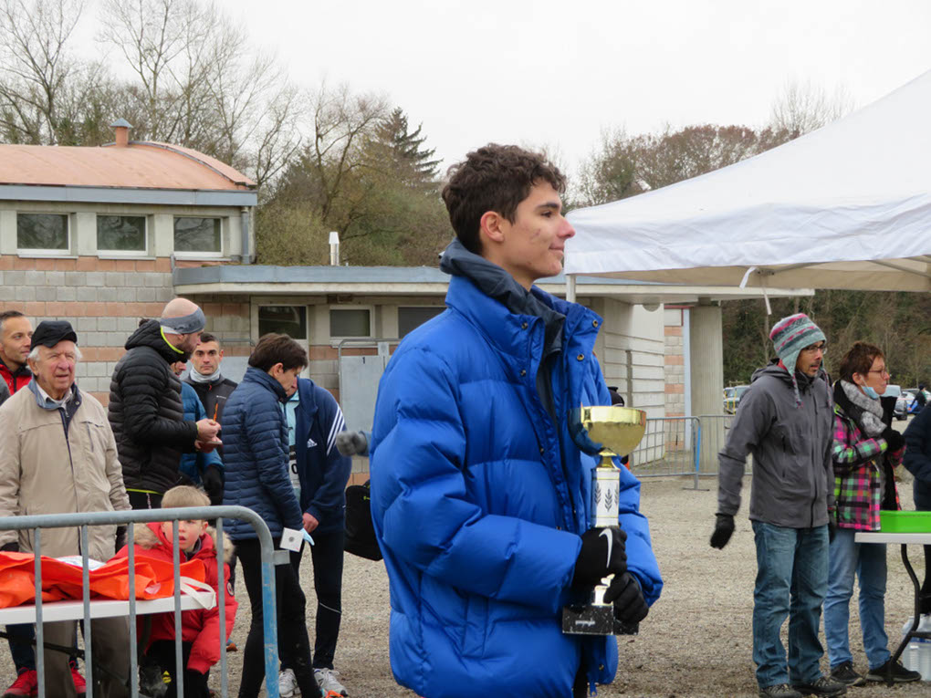 %_tempFileName2101128_Podiums-09%