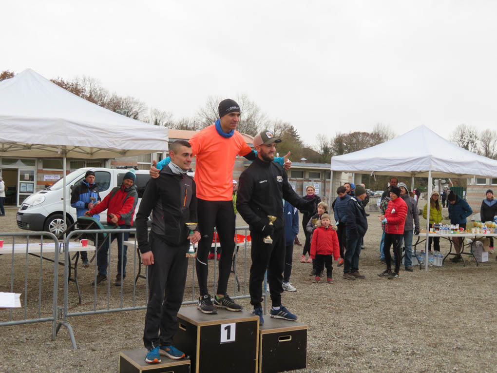 %_tempFileName2101128_Podiums-26%