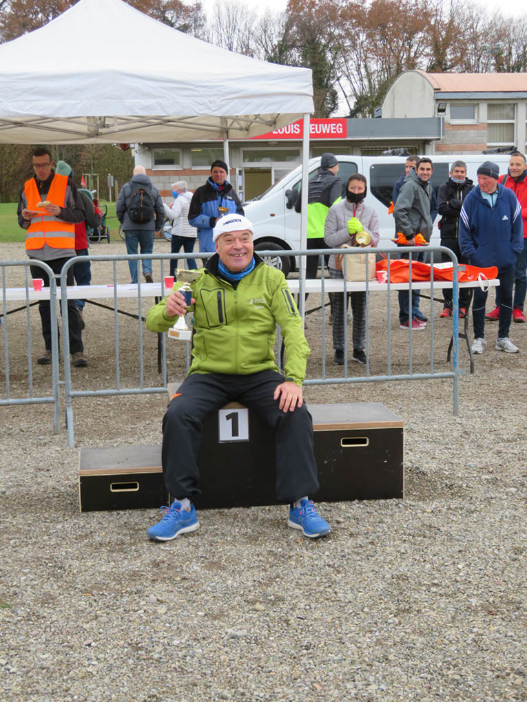 %_tempFileName2101128_Podiums-51%