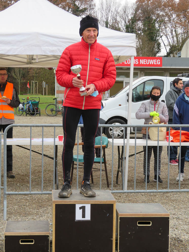 %_tempFileName2101128_Podiums-54%