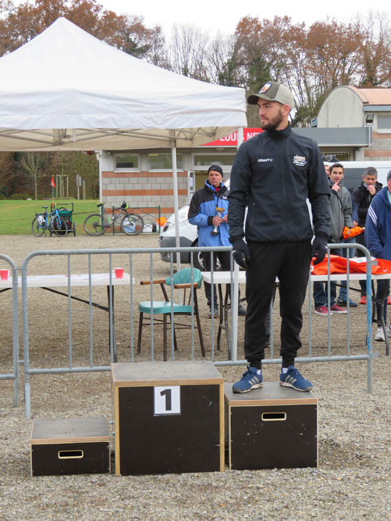 %_tempFileName2101128_Podiums-55%