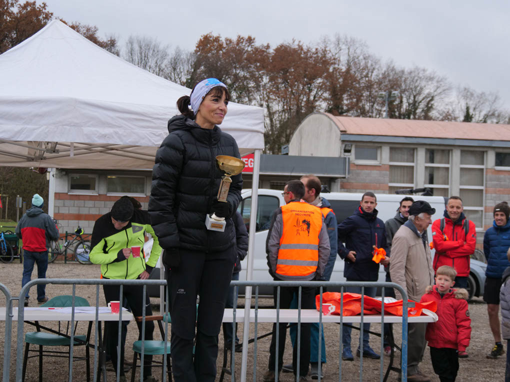 %_tempFileName2101128_Podiums-72%