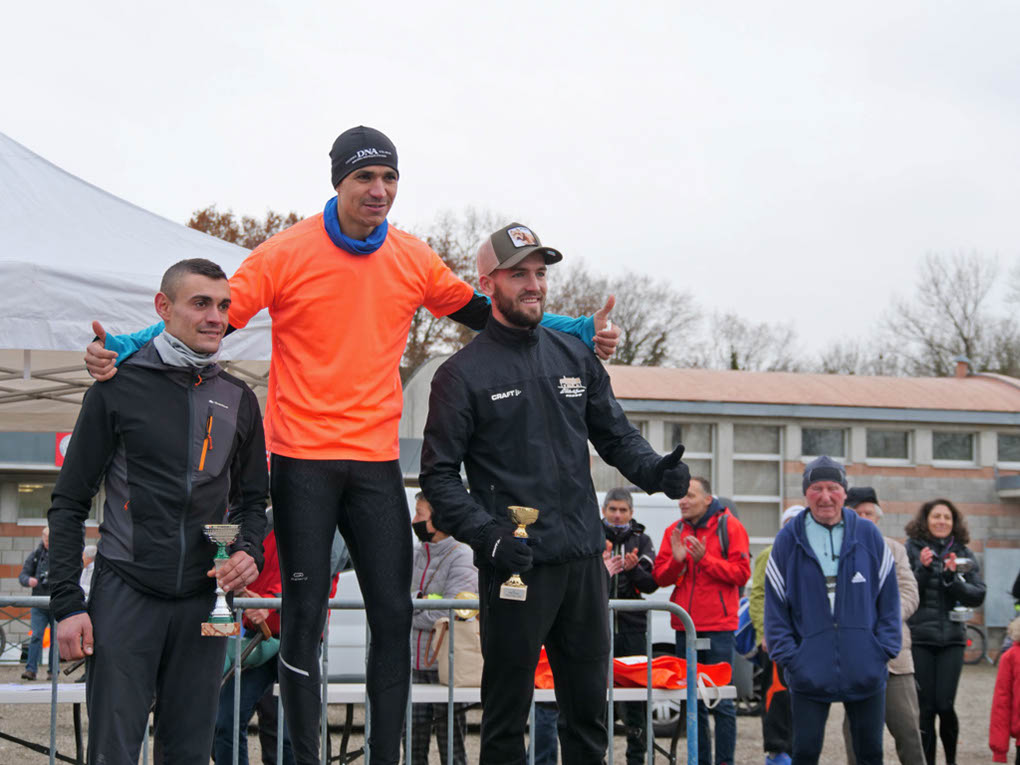 %_tempFileName2101128_Podiums-93%