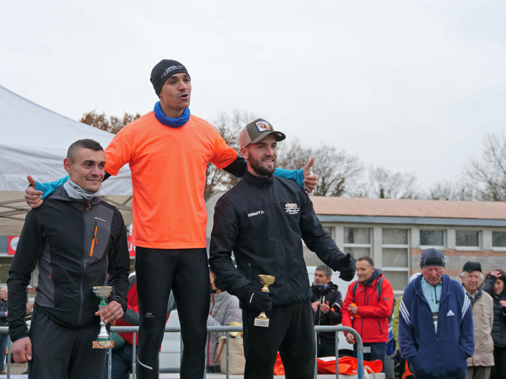 %_tempFileName2101128_Podiums-94%