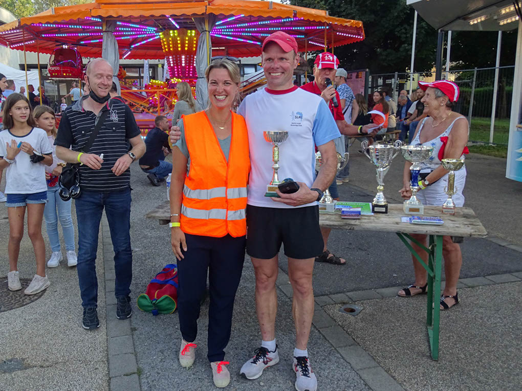 %_tempFileName210919_podium-02%
